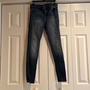 Abercrombie & Fitch High Rise Super Skinny Jean / size 29